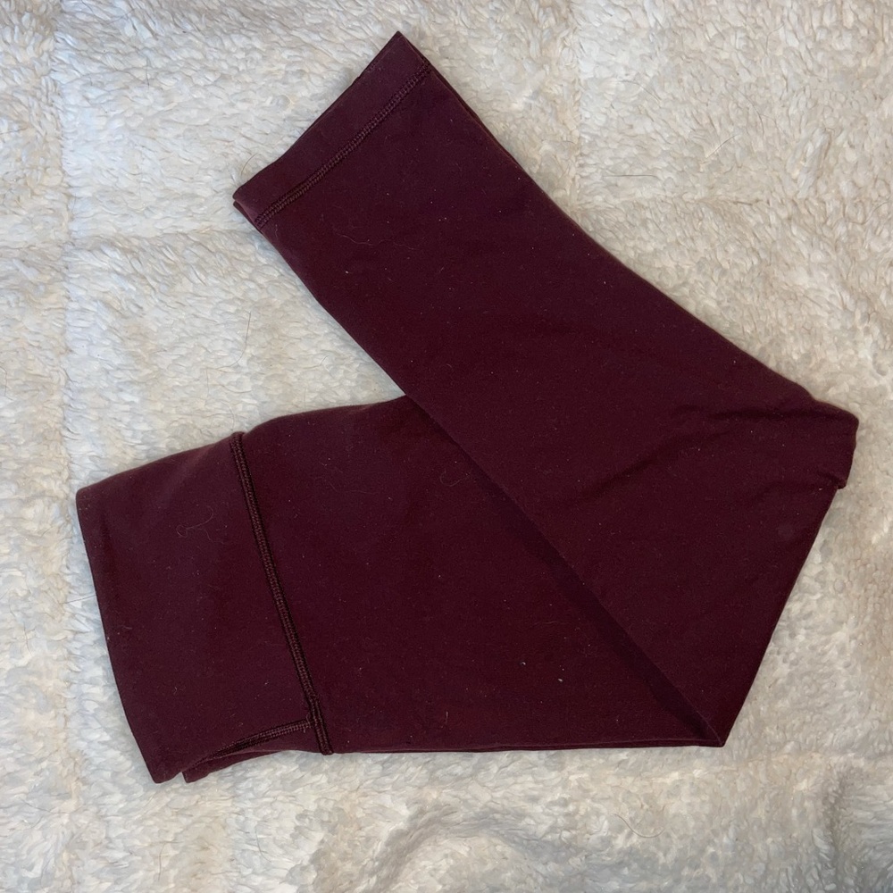 Maroon lululemon wunder under cropped leggings